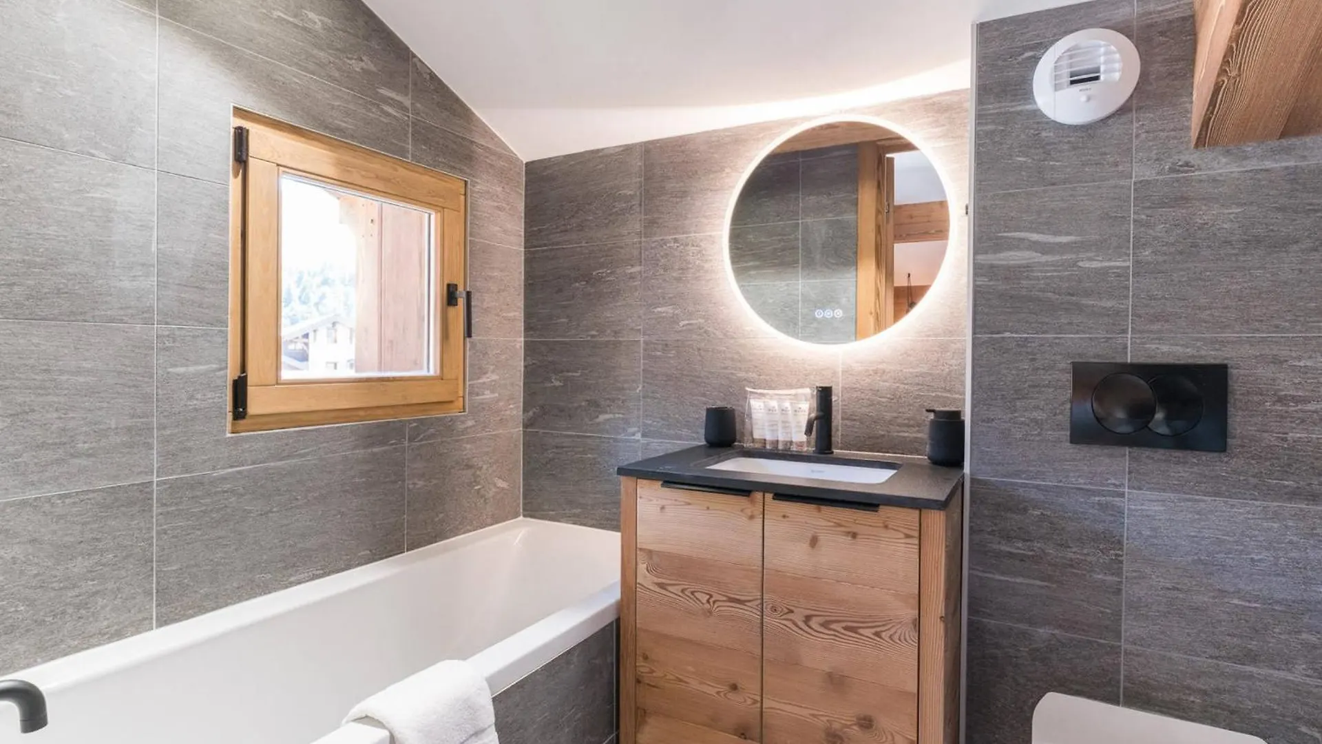 Chalet Renove 10 Adultes, Proche Pistes Et Lac, Meribel Mottaret - Fr-1-565-99 Les Allues France