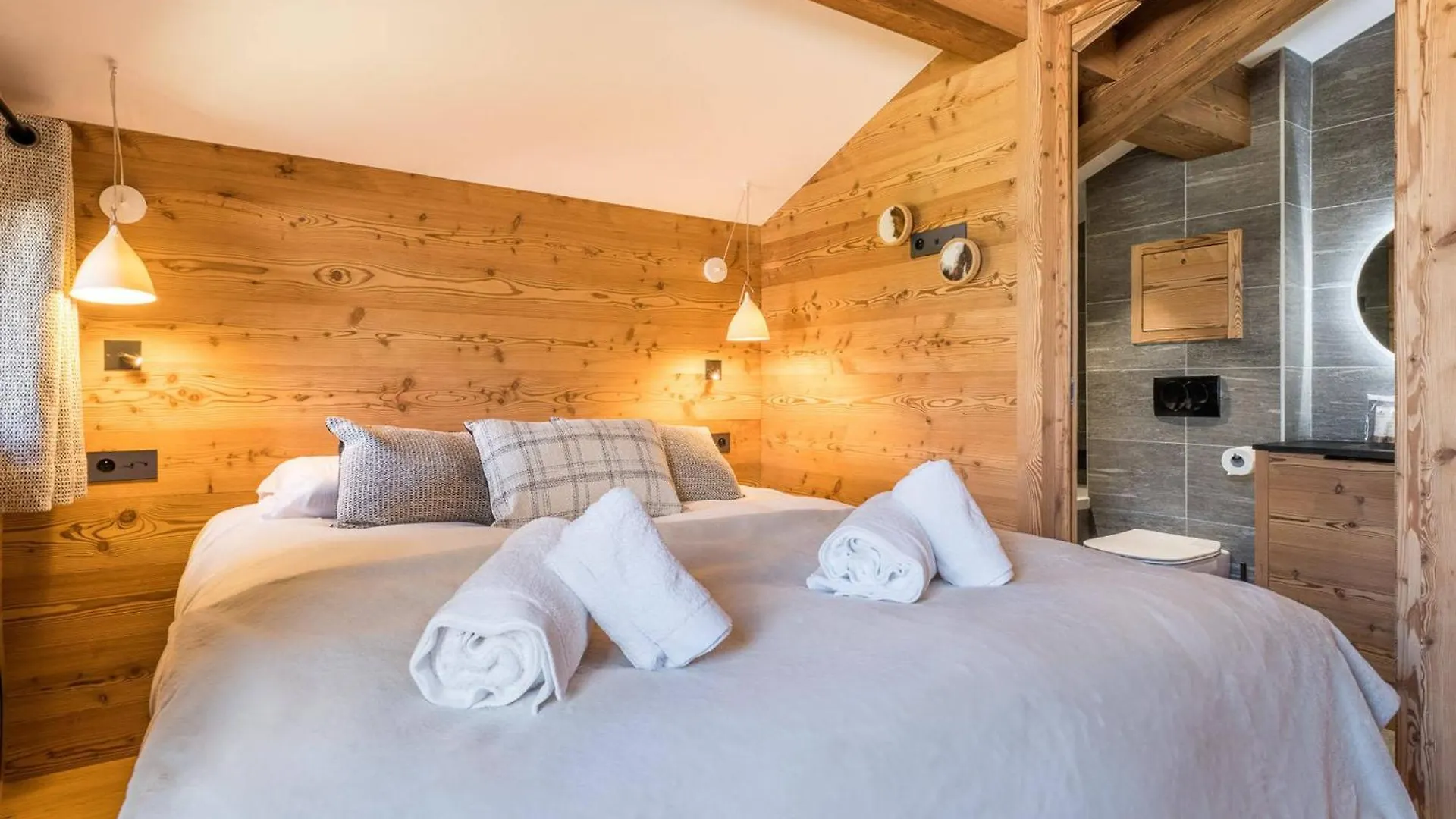 Chalet Renove 10 Adultes, Proche Pistes Et Lac, Meribel Mottaret - Fr-1-565-99 Les Allues 0*,
