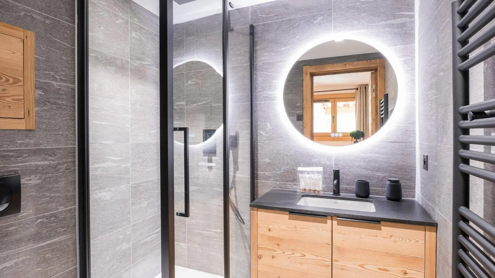 Chalet Renove 10 Adultes, Proche Pistes Et Lac, Meribel Mottaret - Fr-1-565-99 Les Allues