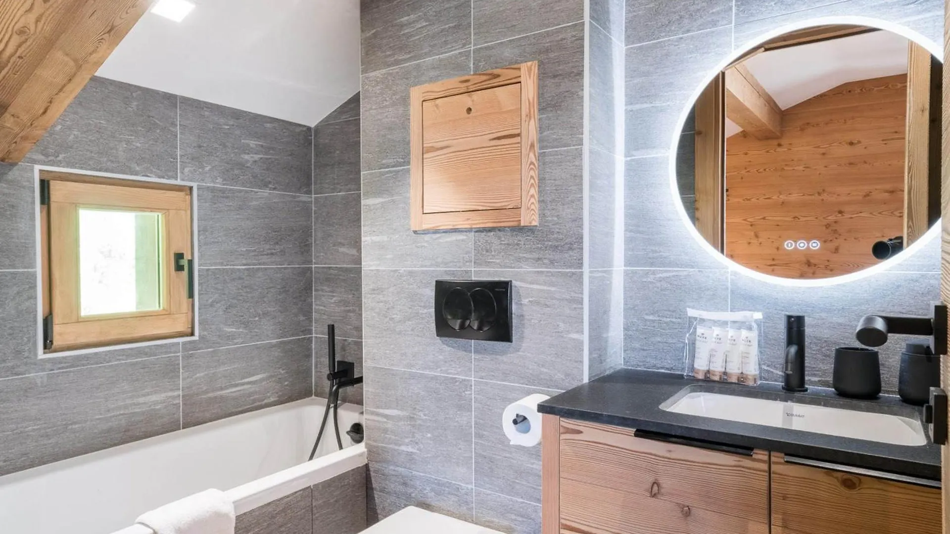 Chalet Renove 10 Adultes, Proche Pistes Et Lac, Meribel Mottaret - Fr-1-565-99 Les Allues